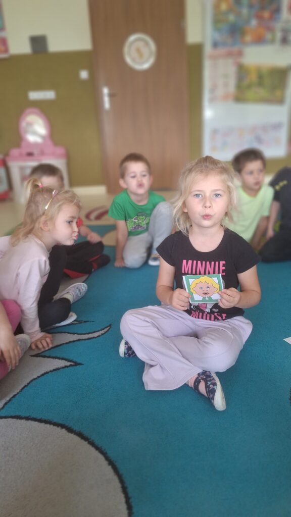 PROJEKT: "ALFABET LOGOPEDYCZNY" - GRUPA ŻYRAFKI 