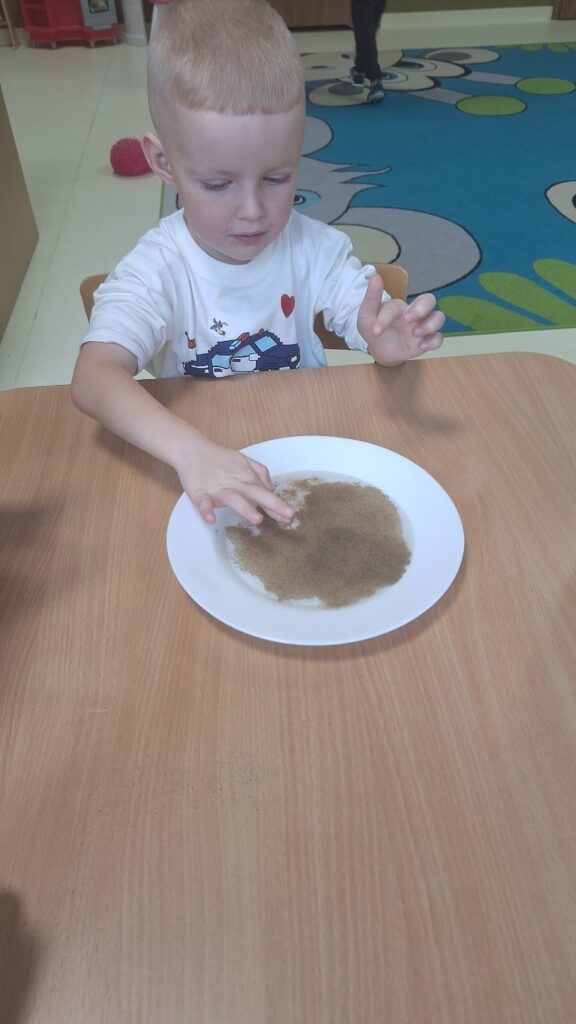 DZIEŃ MYCIA RĄK W GRUPIE ZYRAFKI 