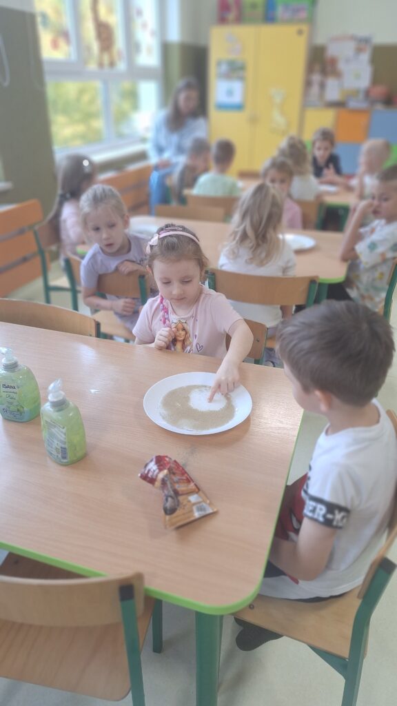 DZIEŃ MYCIA RĄK W GRUPIE ZYRAFKI 