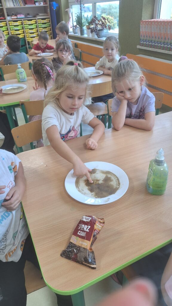 DZIEŃ MYCIA RĄK W GRUPIE ZYRAFKI 