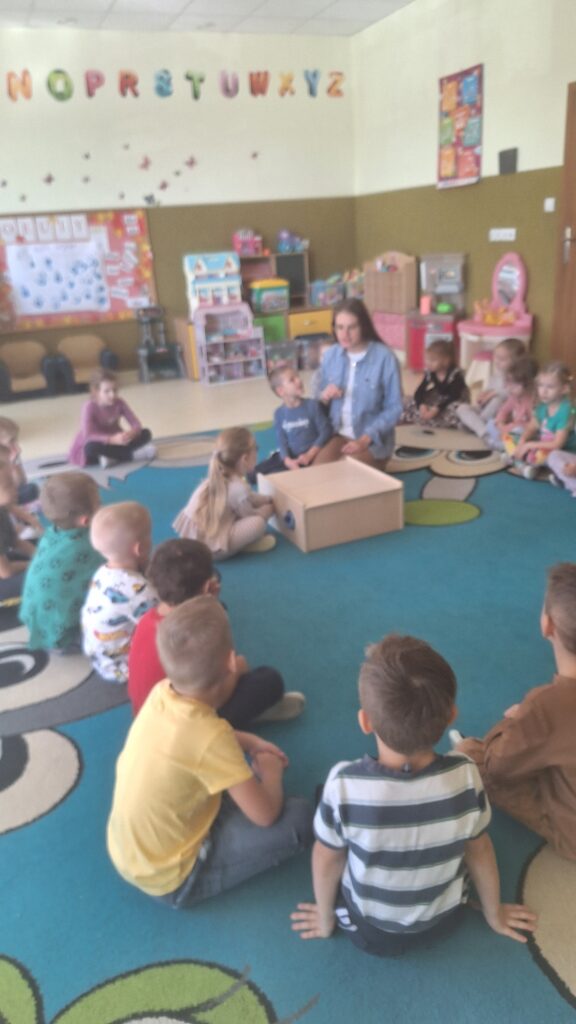 "SENSORYKA DLA SMYKA" - GRUPA ŻYRAFKI 