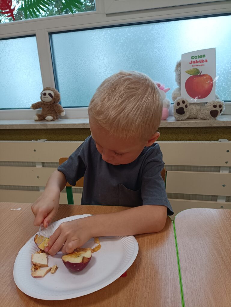 DZIEŃ JABŁUSZKA - GRUPA TYGRYSKI 