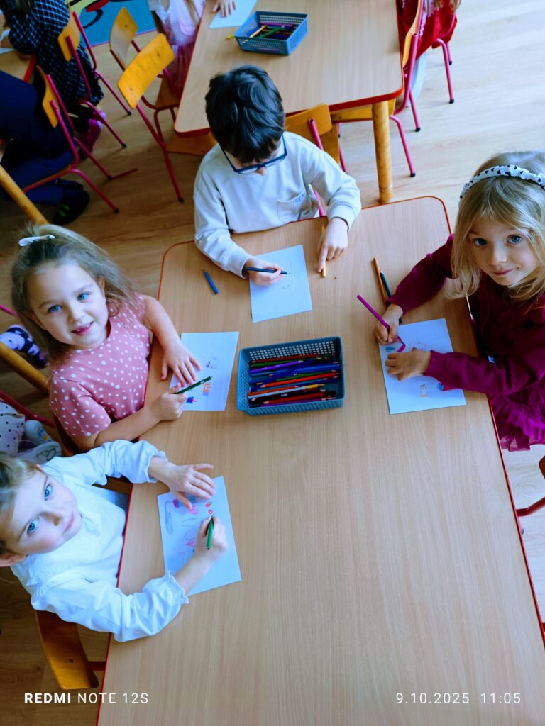 Motylki dbają o zęby, realizując projekt pt. "Przedszkole Promujące Zdrowie".