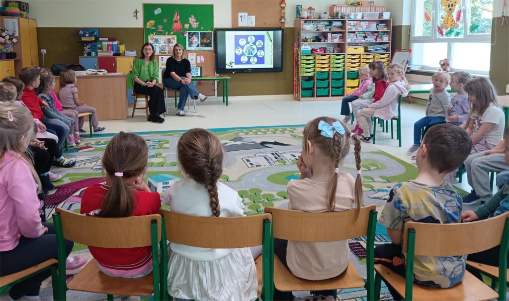 SPOTKANIE Z PANIAMI Z SANEPIDU- GRUPA TYGRYSKI 