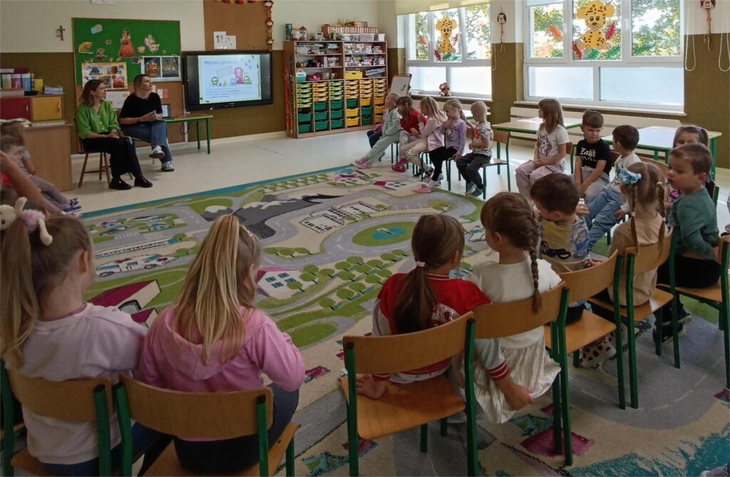 SPOTKANIE Z PANIAMI Z SANEPIDU- GRUPA TYGRYSKI 