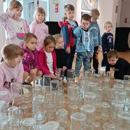 TYGRYSKI NA WYSTAWIE A. TUSIEŃ W BUSKIEJ GALERII SZTUKI