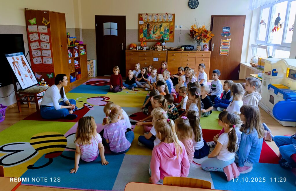Ruch to zdrowie! Spotkanie z Panią Fizjoterapeutką w ramach realizacji projektu pt. "Przedszkole Promujące Zdrowie"