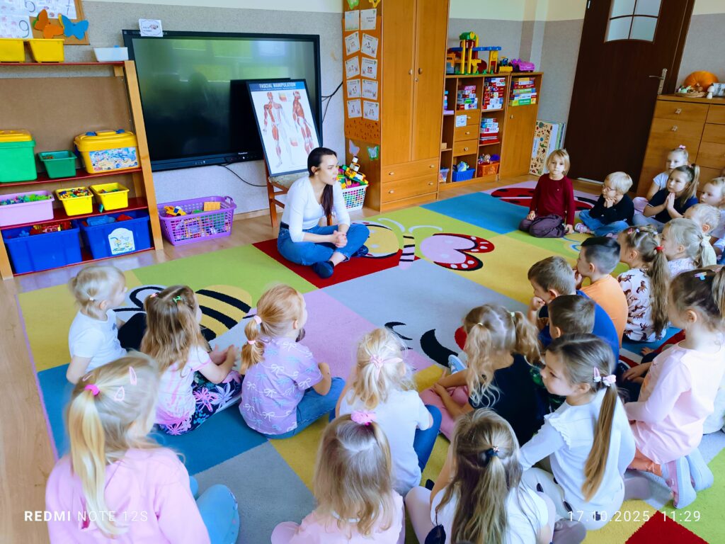 Ruch to zdrowie! Spotkanie z Panią Fizjoterapeutką w ramach realizacji projektu pt. "Przedszkole Promujące Zdrowie"