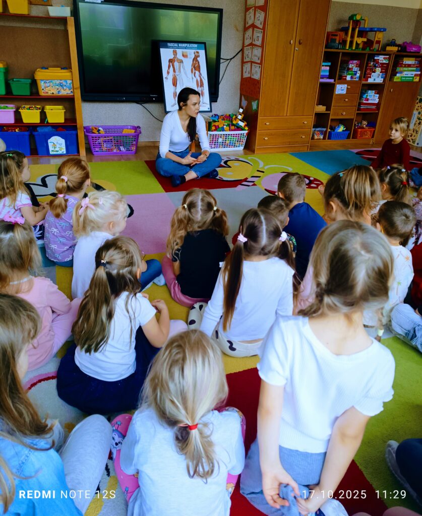 Ruch to zdrowie! Spotkanie z Panią Fizjoterapeutką w ramach realizacji projektu pt. "Przedszkole Promujące Zdrowie"
