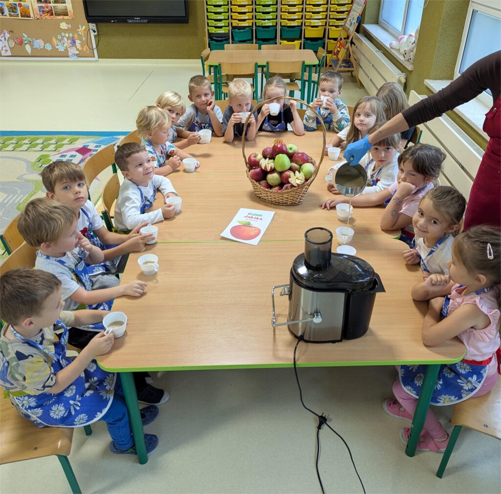 DZIEŃ JABŁUSZKA - GRUPA TYGRYSKI 