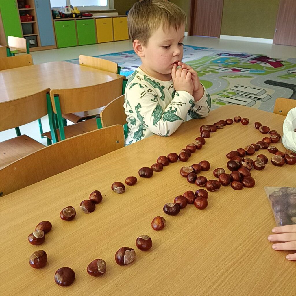 JESIENNE ZABAWY  - GRUPA TYGRYSKI 