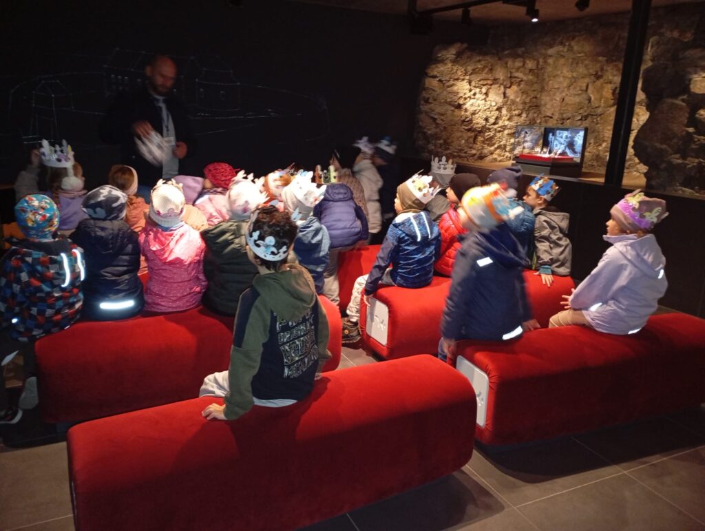 Wycieczka grupy "Pszczółki" do Muzeum w Wiślicy.