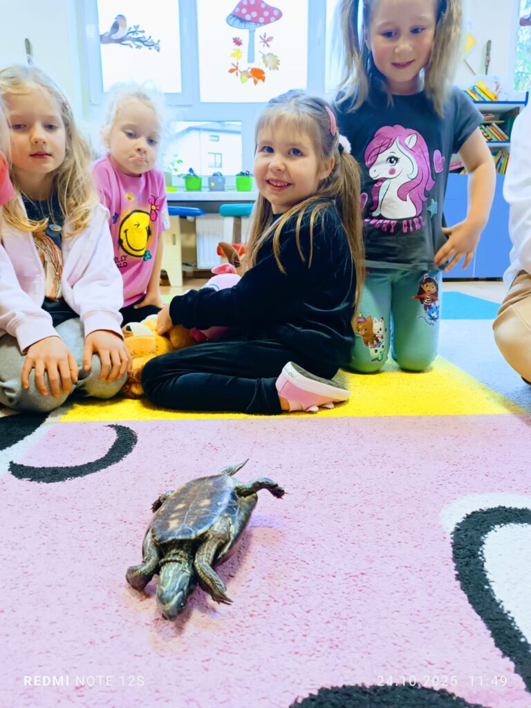 "Motylki" były niezwykle szczęśliwe z wizyty wyjątkowego gościa "Tuptusia".