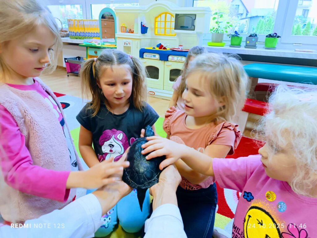 "Motylki" były niezwykle szczęśliwe z wizyty wyjątkowego gościa "Tuptusia".