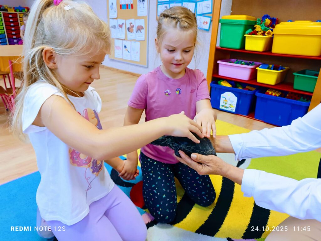 "Motylki" były niezwykle szczęśliwe z wizyty wyjątkowego gościa "Tuptusia".