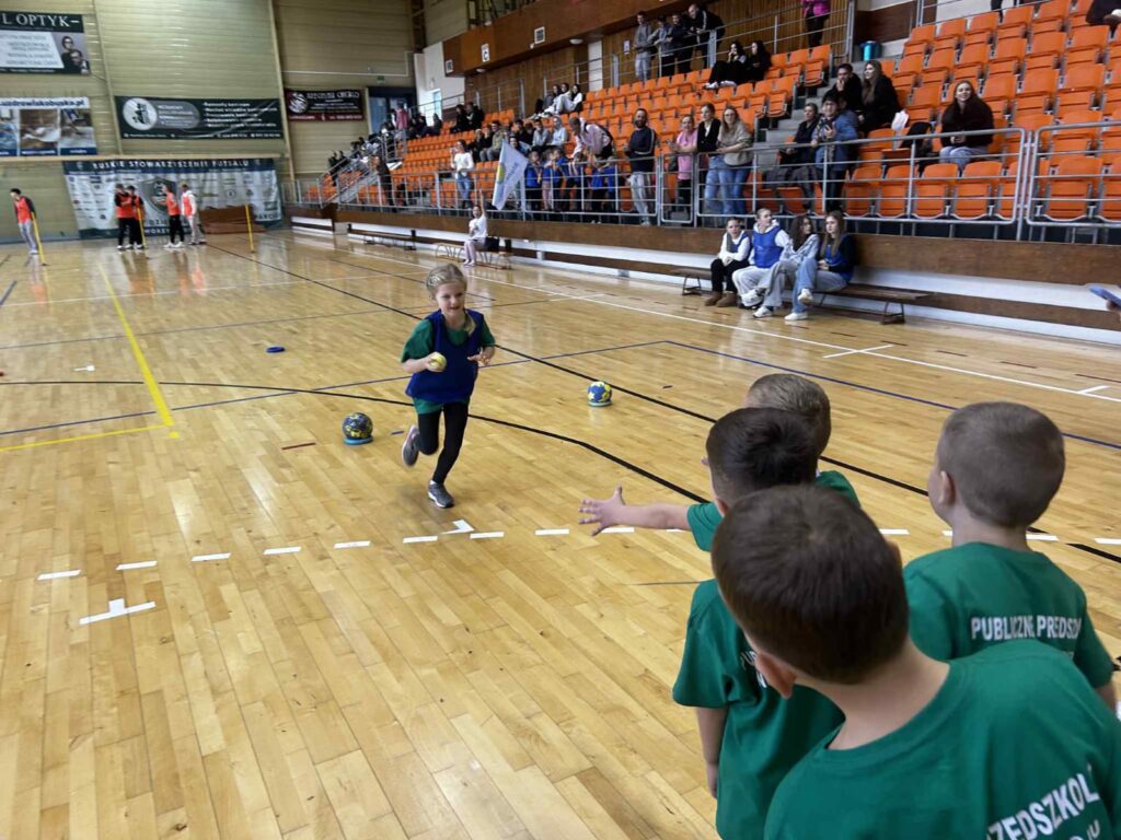 Reprezentacja "Pszczółek" na IV Świętokrzyskiej Przedszkoliadzie.