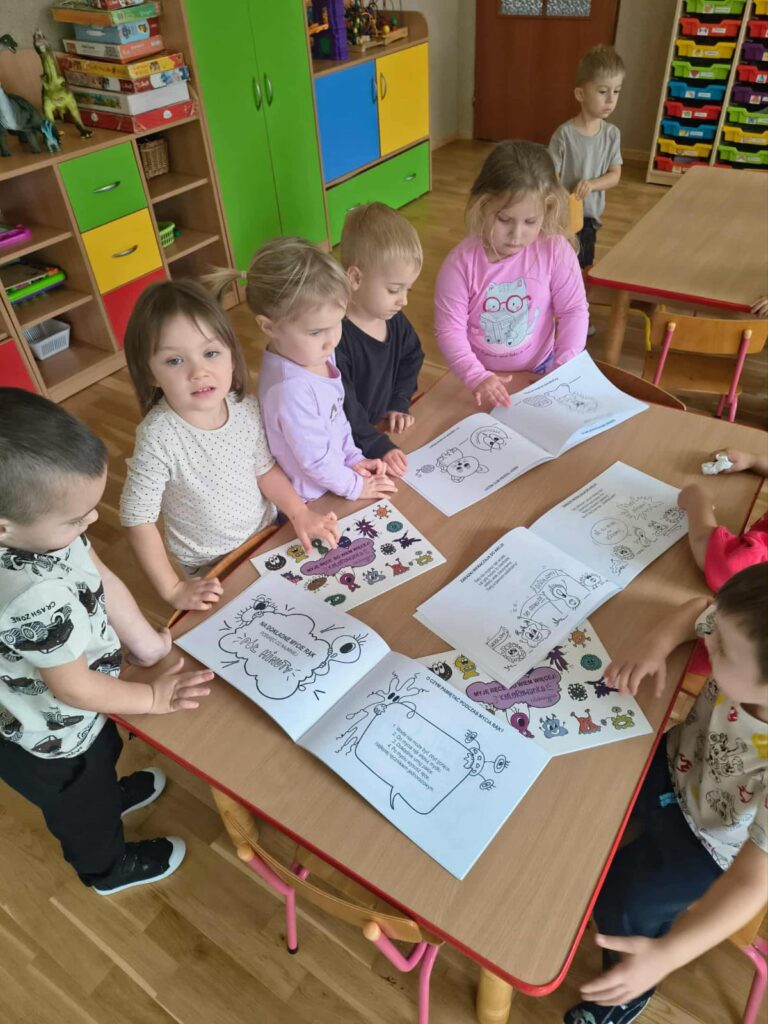 Spotkanie z Paniami z Sanepidu. Prelekcje na temat zdrowego trybu życia.