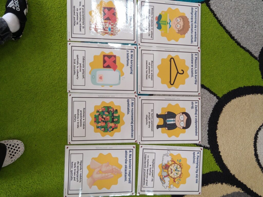 Savoir Vivre w teatrze.