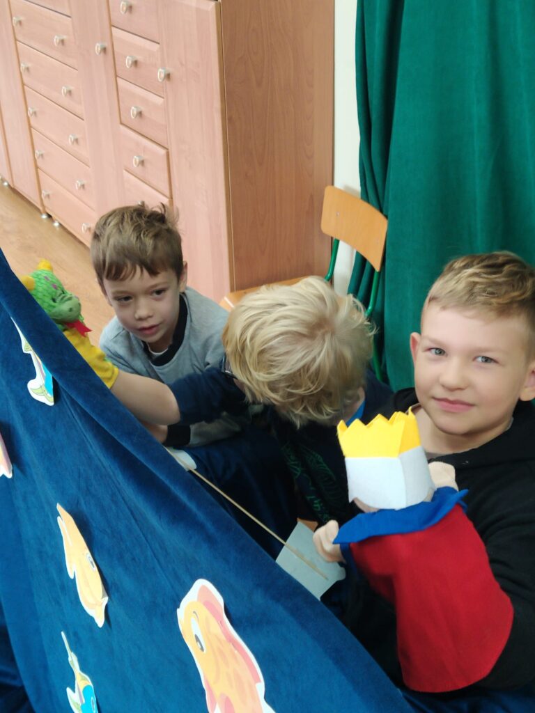 Savoir Vivre w teatrze.