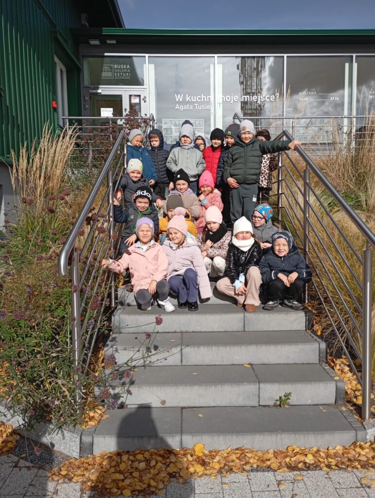 "Pszczółki" odwiedziły Willę Polonię, gdzie miały okazję obejrzeć multisensoryczną wystawę stworzoną na potrzeby dzieci.