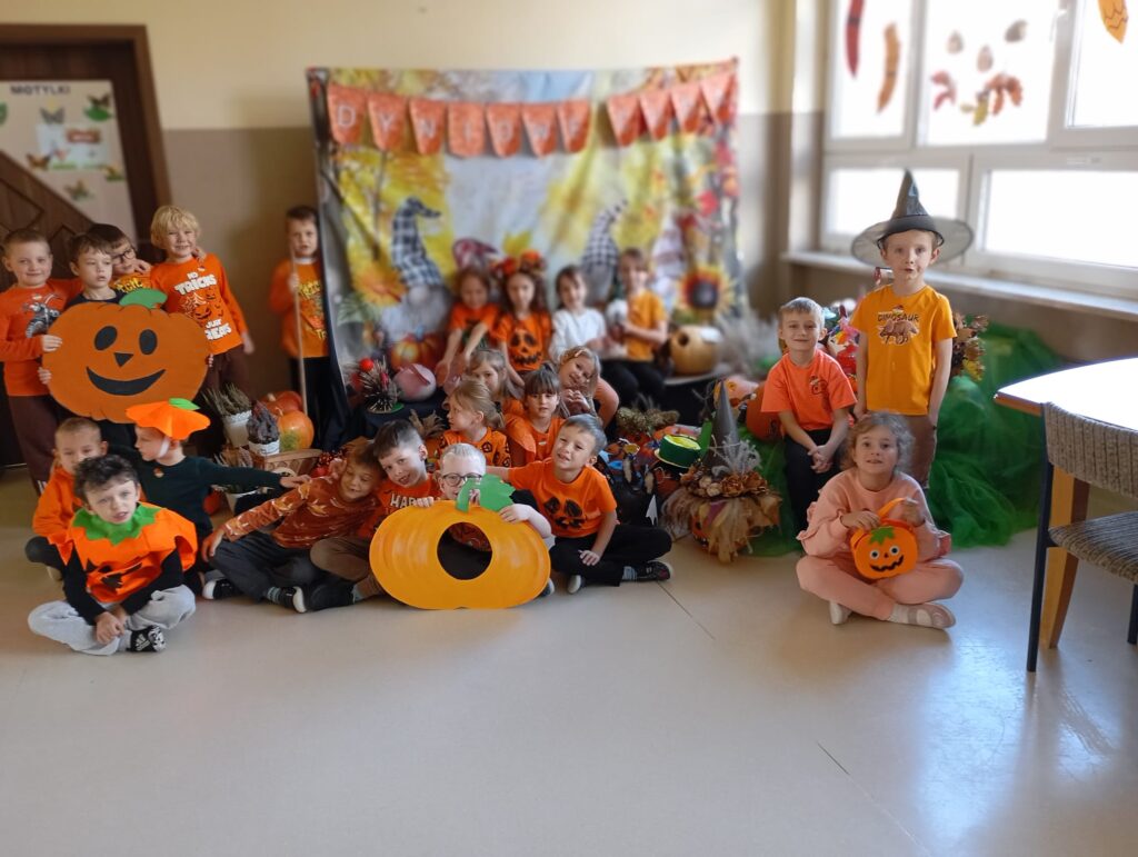 Dzieci z grupy "Pszczółki" miały świetną zabawę podczas świętowania Dnia Dyni.