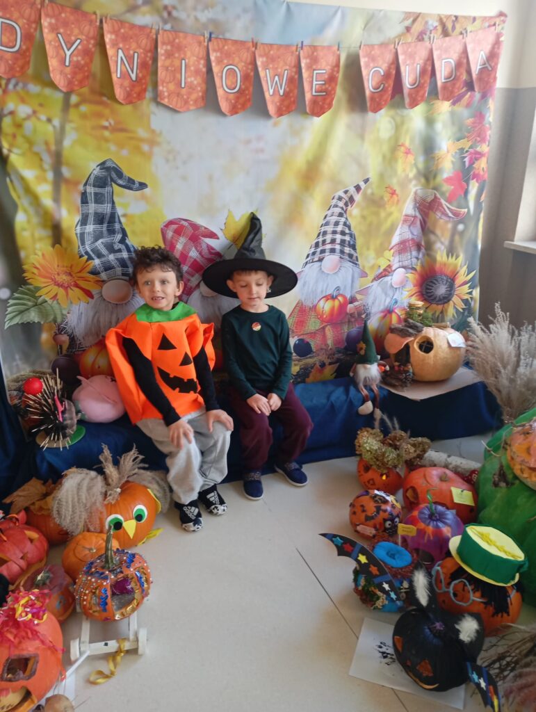 Dzieci z grupy "Pszczółki" miały świetną zabawę podczas świętowania Dnia Dyni.