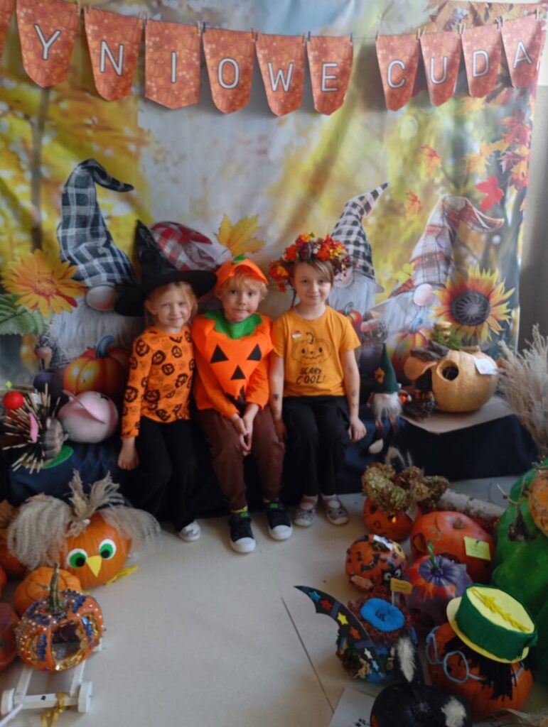 Dzieci z grupy "Pszczółki" miały świetną zabawę podczas świętowania Dnia Dyni.