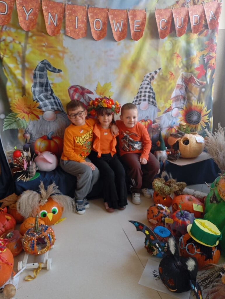 Dzieci z grupy "Pszczółki" miały świetną zabawę podczas świętowania Dnia Dyni.