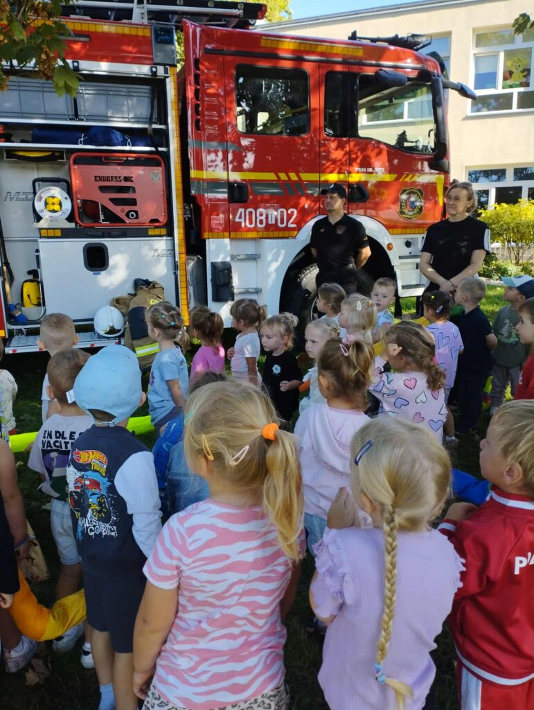 WIZYTA STRAŻAKÓW - GRUPA PAPUŻKI 