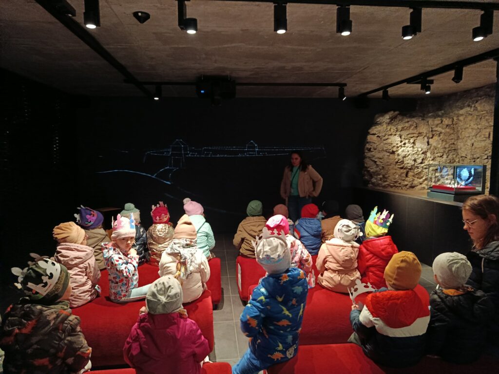 WYCIECZKA DO MUZEUM ARCHEOLOGICZNEGO W WIŚLICY  - GRUPA ŻYRAFKI 