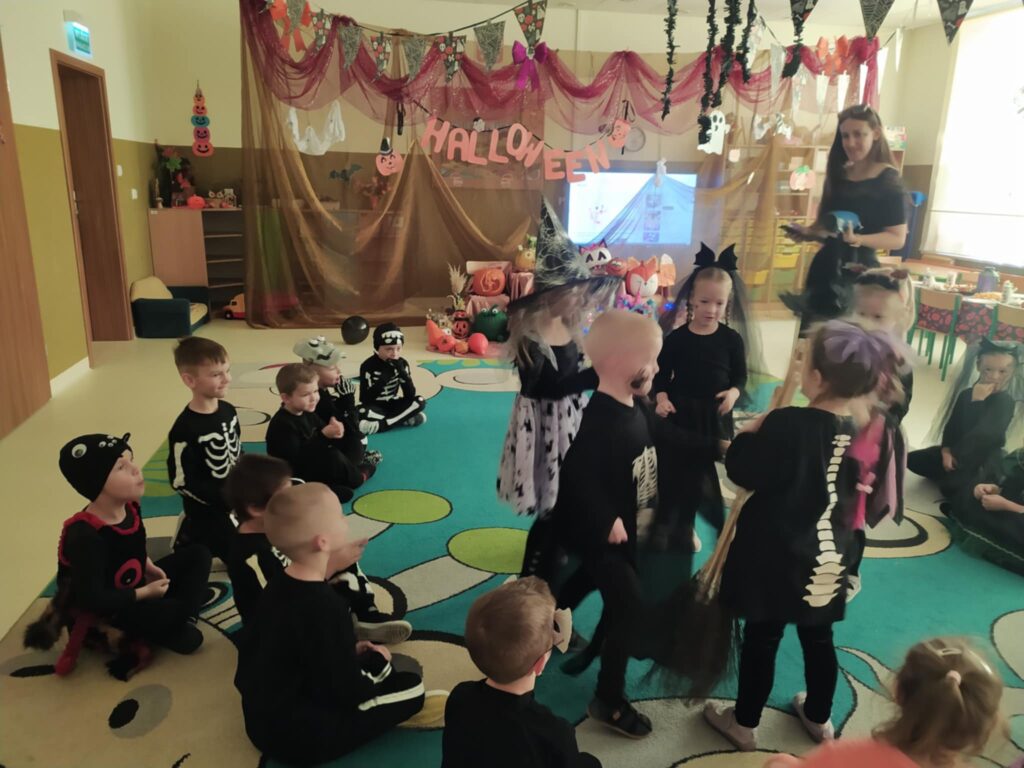 HALLOWEEN - GRUPA ŻYRAFKI 