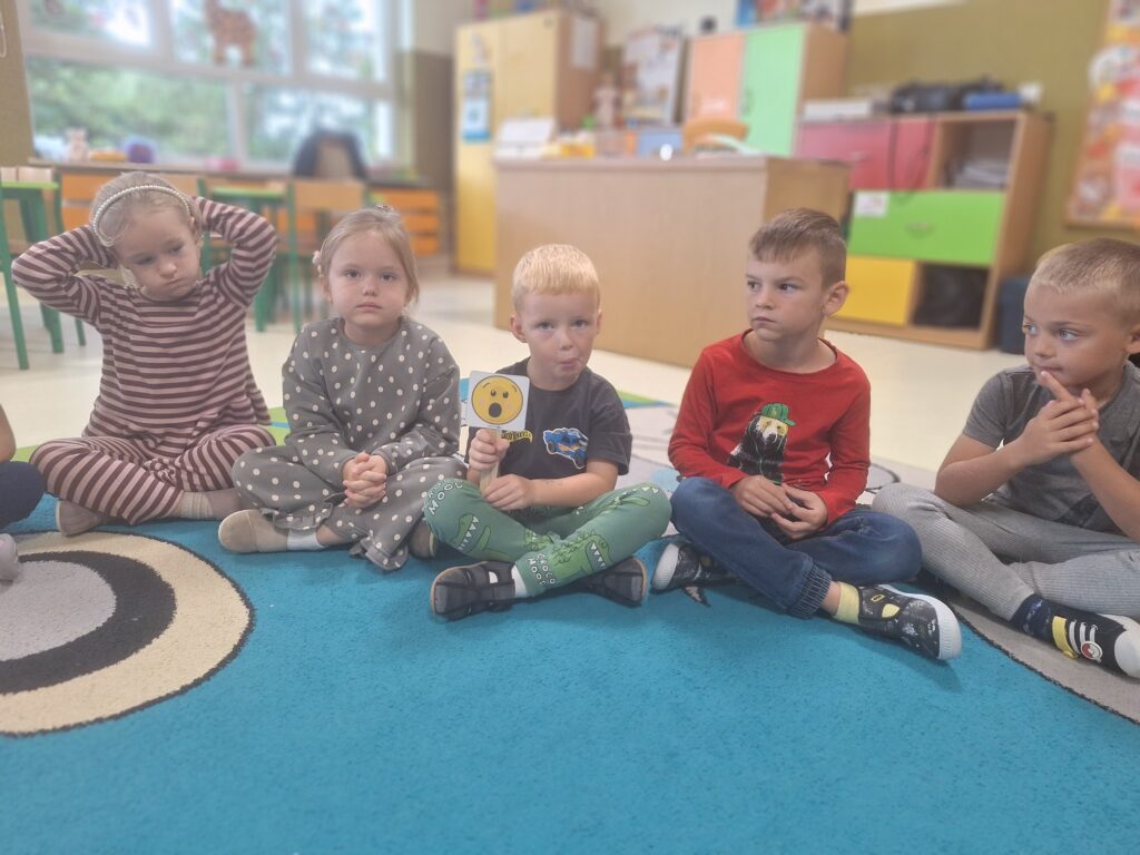 PROJEKT CZUCIAKI Z KRAINY EMOCJI - GRUPA TYGRYSKI 