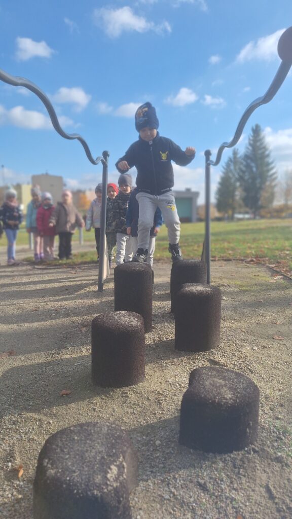 "TRZYMAJ FORMĘ" - GRUPA ŻYRAFKI