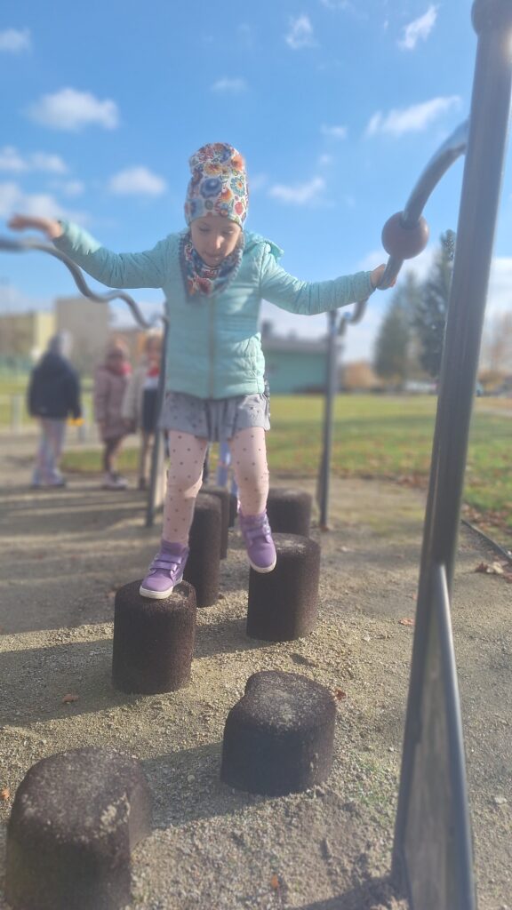 "TRZYMAJ FORMĘ" - GRUPA ŻYRAFKI