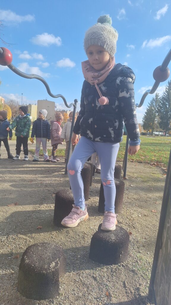 "TRZYMAJ FORMĘ" - GRUPA ŻYRAFKI