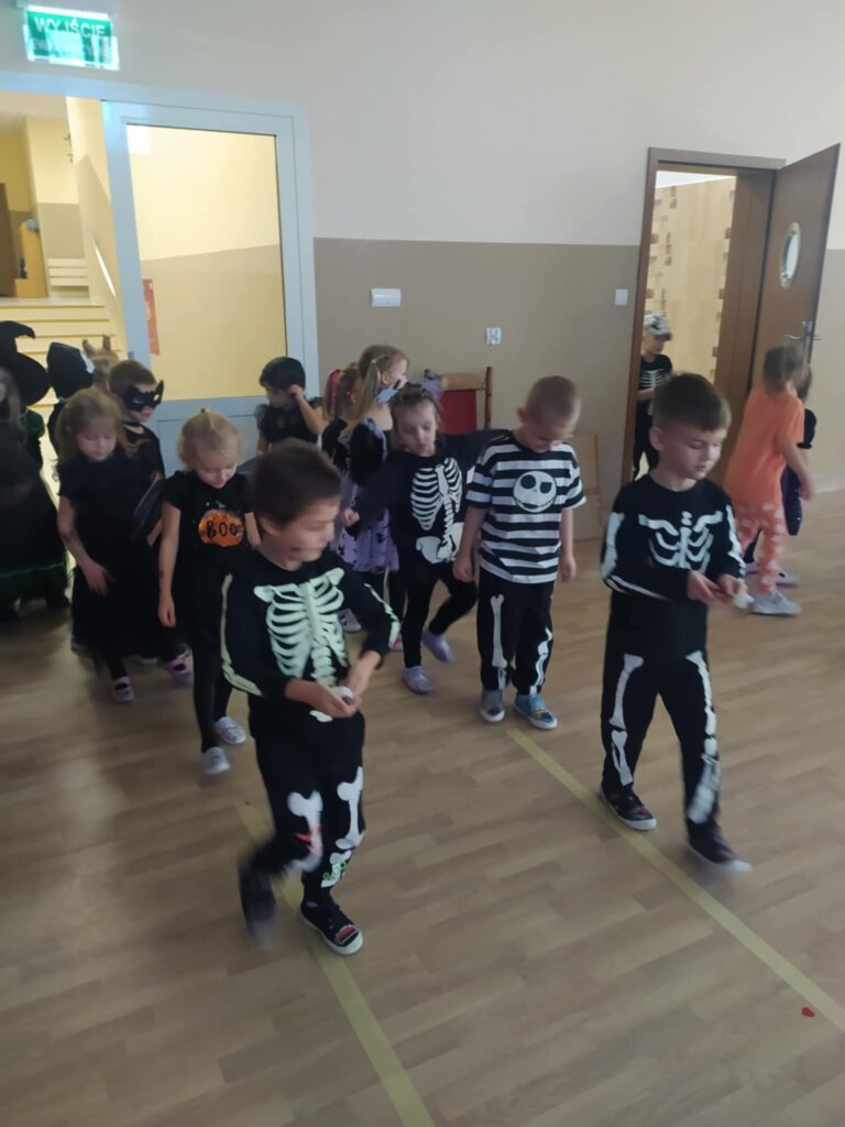 HALLOWEEN - GRUPA ŻYRAFKI 