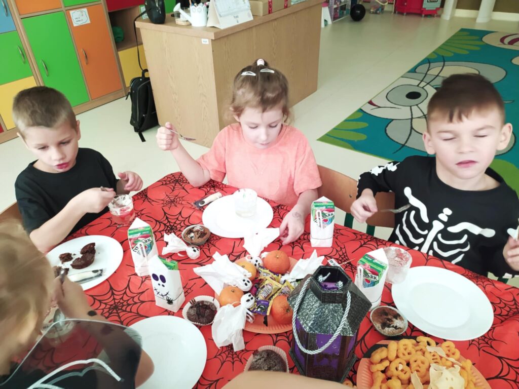 HALLOWEEN - GRUPA ŻYRAFKI 