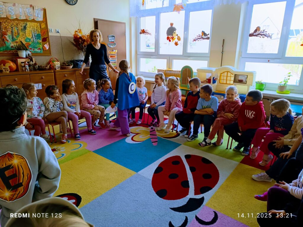 Spotkanie z Dietetykiem i Witaminkami w grupie "Motylki", w ramach realizacji Projektu Przedszkole Promujące Zdrowie.