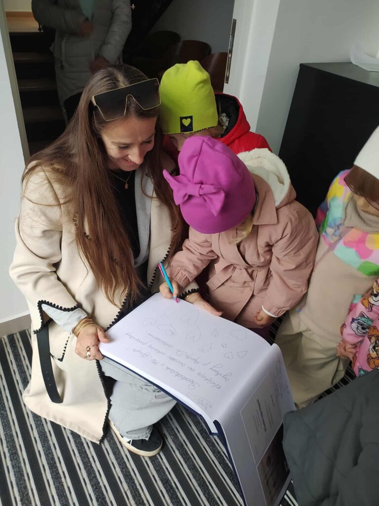 WYJŚCIE DO BUSKIEJ GALERII SZTUKI "WILLA POLONIA"- GRUPA ŻYRAF