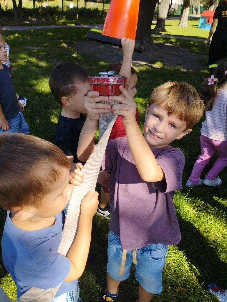 WIZYTA STRAŻAKÓW - GRUPA PAPUŻKI 