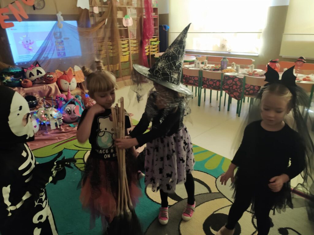 HALLOWEEN - GRUPA ŻYRAFKI 