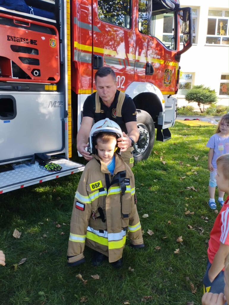 WIZYTA STRAŻAKÓW - GRUPA PAPUŻKI 