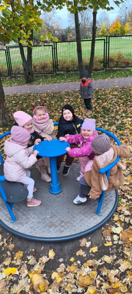 Jesienne zabawy na świeżym powietrzu