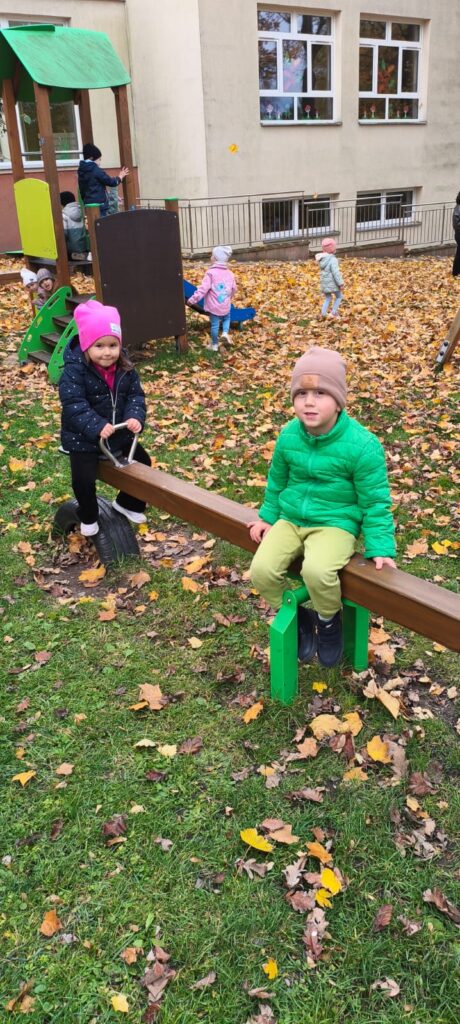 Jesienne zabawy na świeżym powietrzu