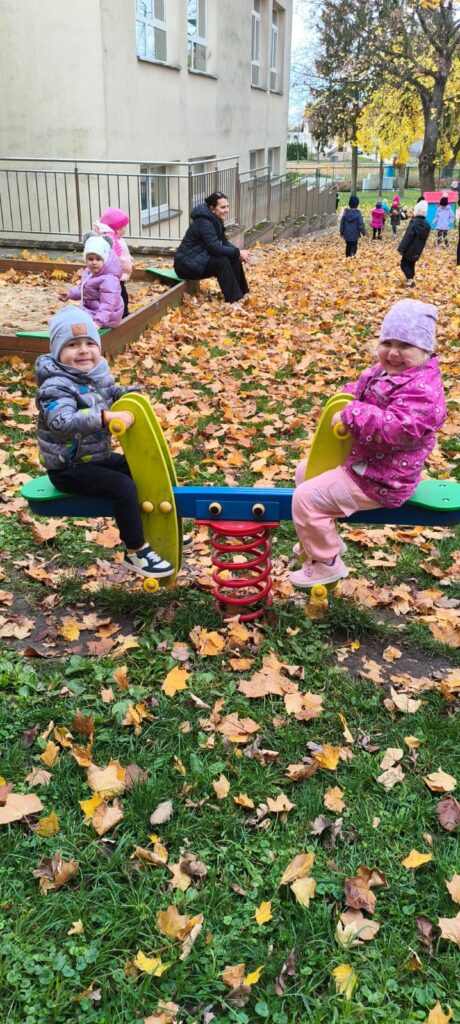 Jesienne zabawy na świeżym powietrzu