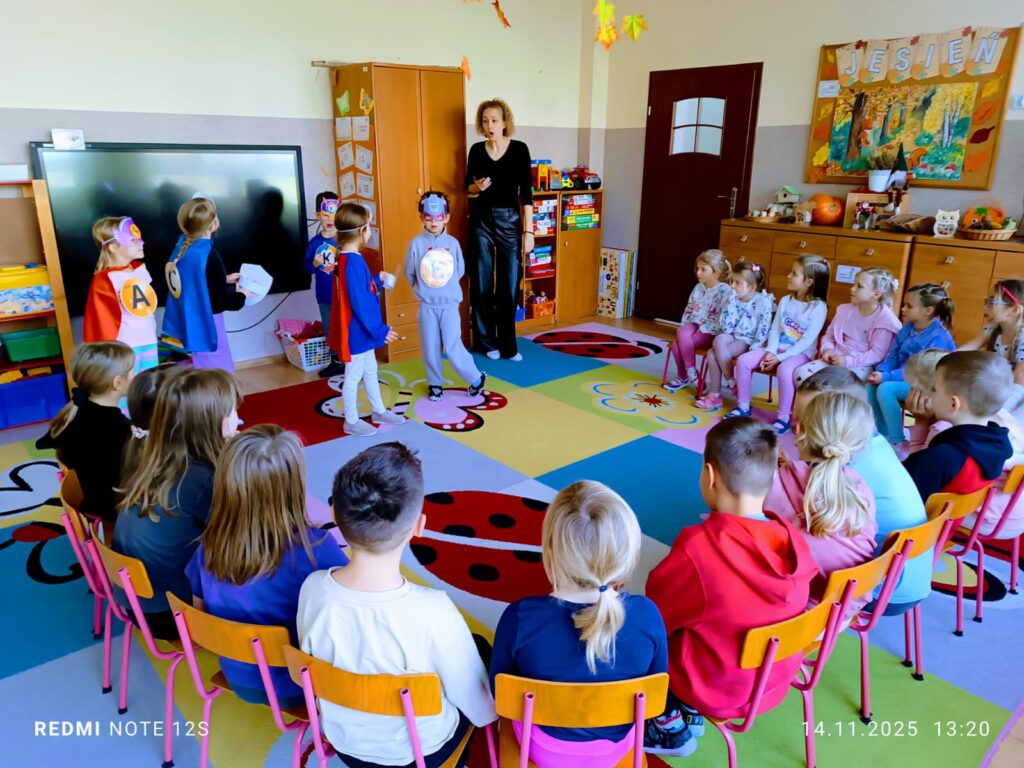 Spotkanie z Dietetykiem i Witaminkami w grupie "Motylki", w ramach realizacji Projektu Przedszkole Promujące Zdrowie.