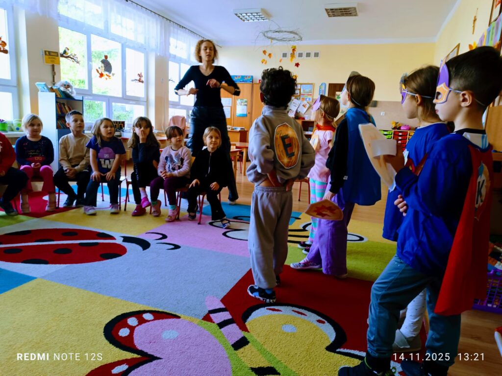 Spotkanie z Dietetykiem i Witaminkami w grupie "Motylki", w ramach realizacji Projektu Przedszkole Promujące Zdrowie.