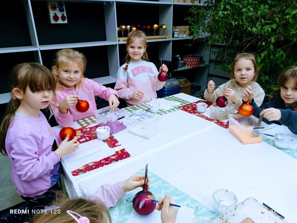 Wycieczka do Fabryki Bombek w Staszowie. Grupa "Motylki".
