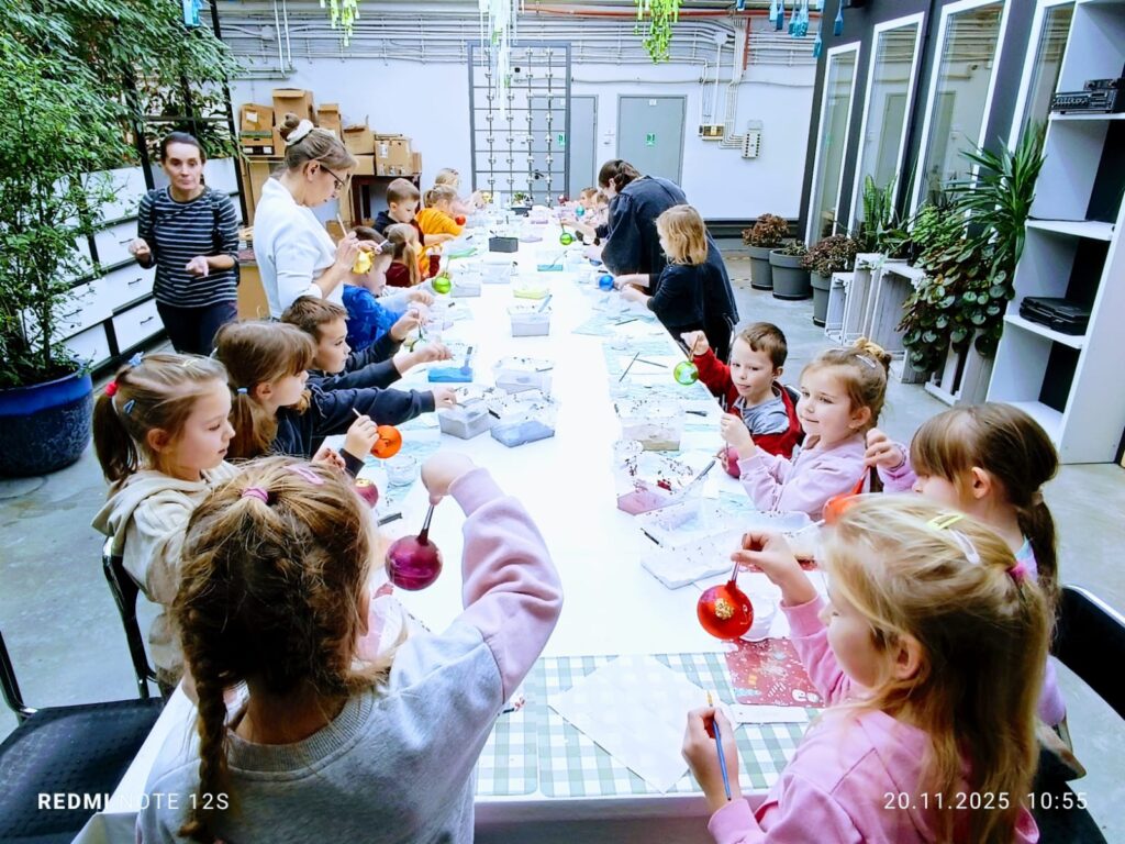 Wycieczka do Fabryki Bombek w Staszowie. Grupa "Motylki".