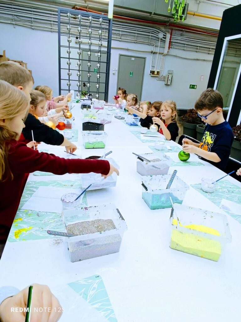 Wycieczka do Fabryki Bombek w Staszowie. Grupa "Motylki".